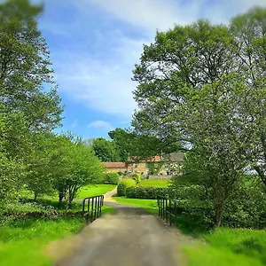 Old Orchard Cottage, Wykeham Apartment
